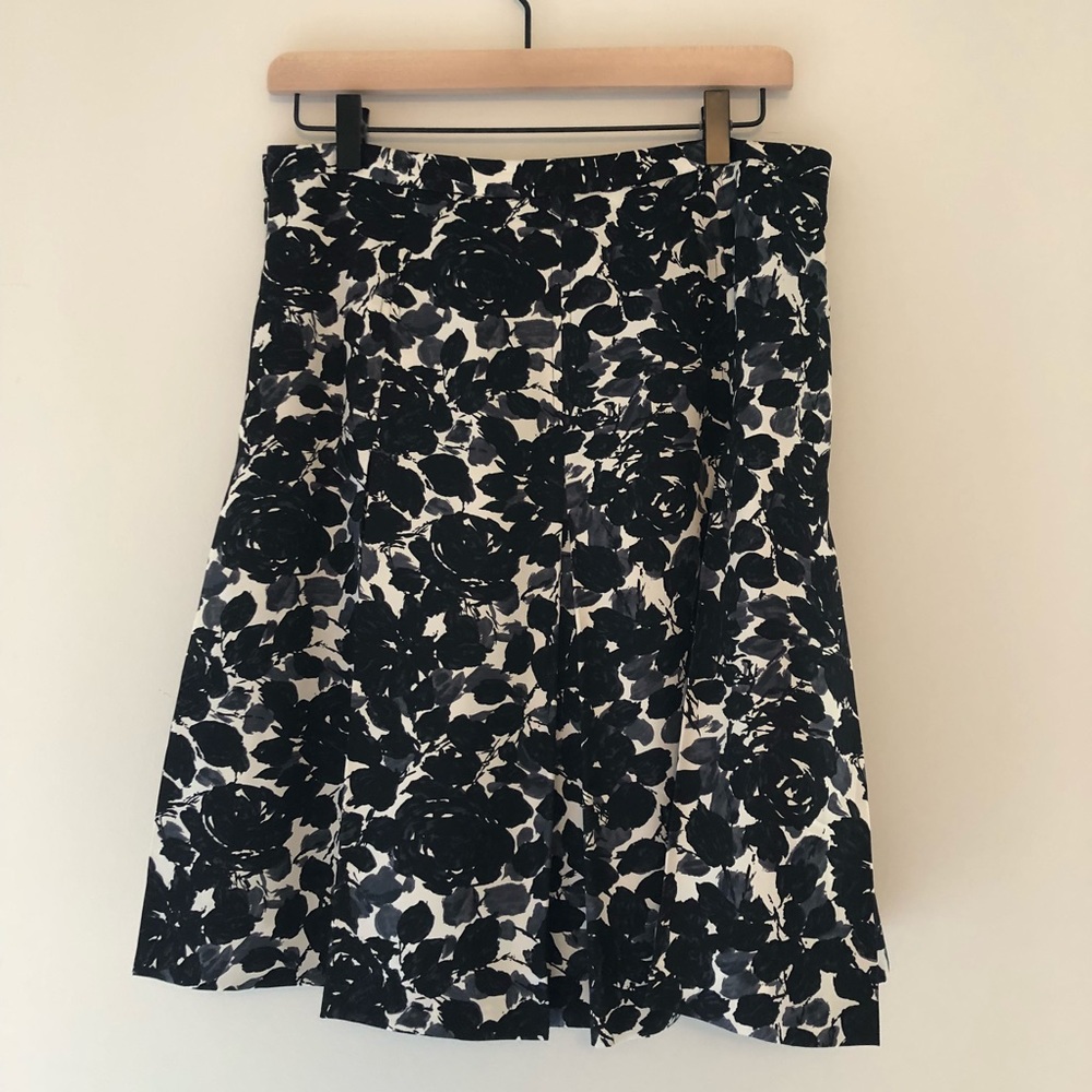 Jcrew black and gray flora pleated skirt